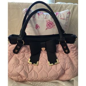 Betsey Johnson pink hearts 💕 black bow handbag